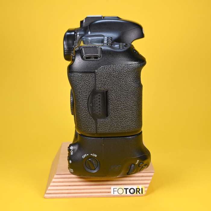 Canon EOS 7D Mark II + grip BG-E16 + CF  16GB | 053021006688