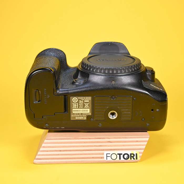 Canon EOS 7D Mark II + grip BG-E16 + CF  16GB | 053021006688