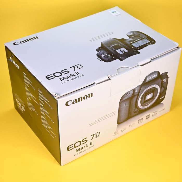 Canon EOS 7D Mark II + grip BG-E16 + CF  16GB | 053021006688