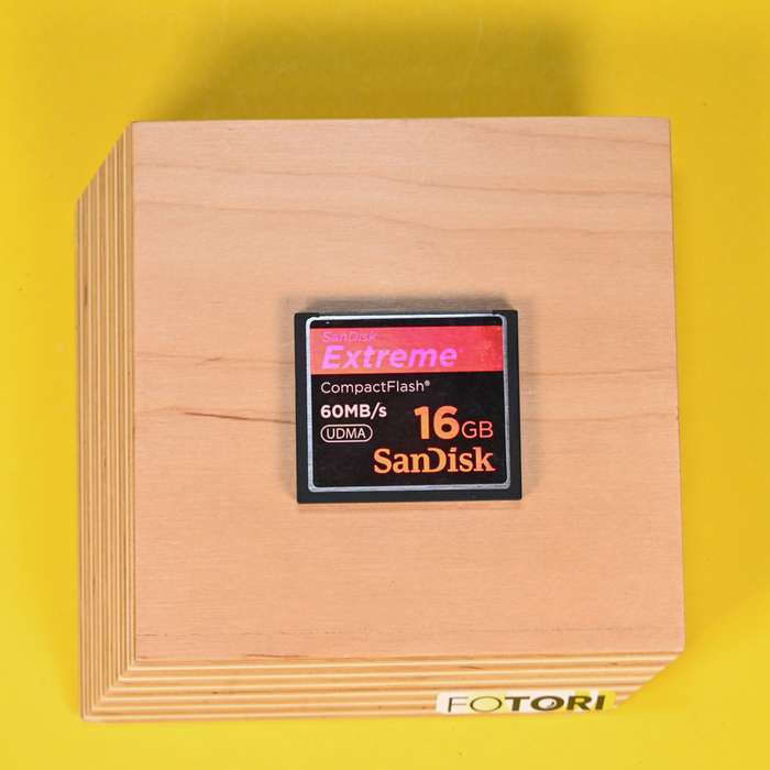 Canon EOS 7D Mark II + grip BG-E16 + CF  16GB | 053021006688