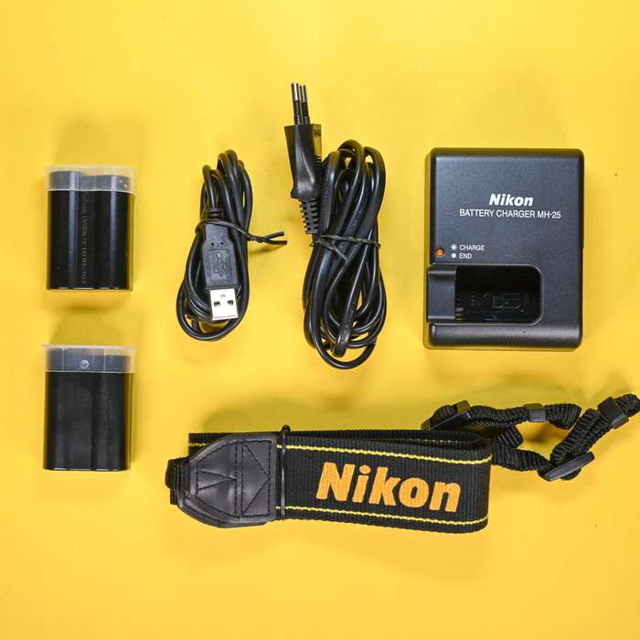 Nikon D7000 |  6544389