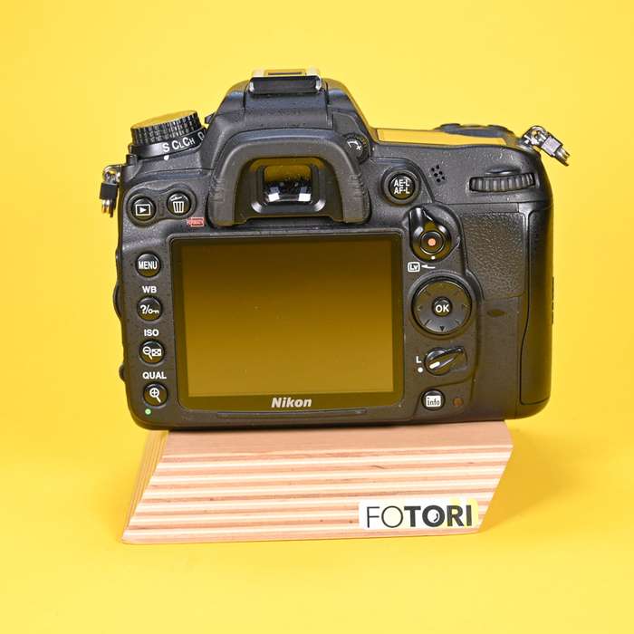 Nikon D7000 |  6544389