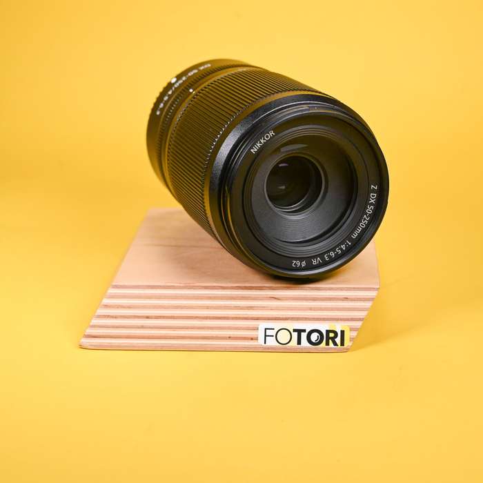 Nikon Z DX 50-250mm f/4.5-6.3 VR | 20025785