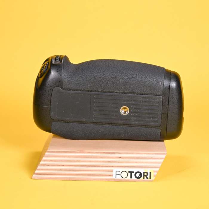 Newell bateriový grip MB-D16 pro Nikon D750