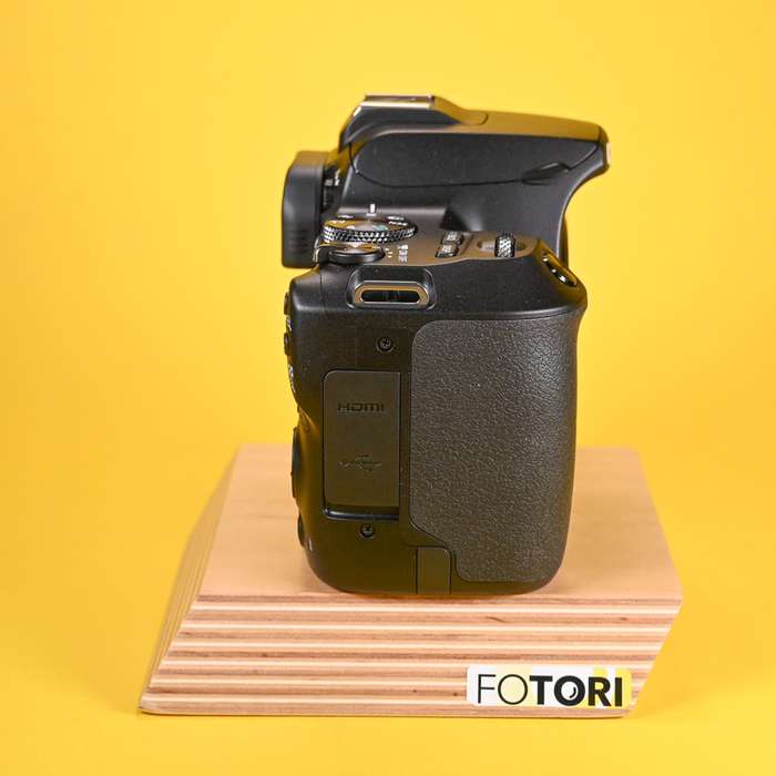 Set Canon EOS 250D + 18-55mm + karta 64Gb + brašna | 363073003086