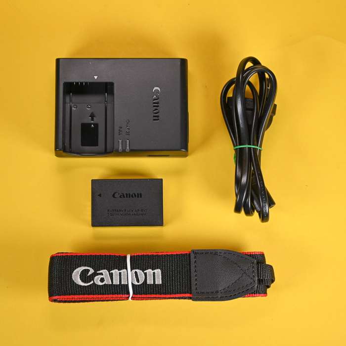 Set Canon EOS 250D + 18-55mm + karta 64Gb + brašna | 363073003086