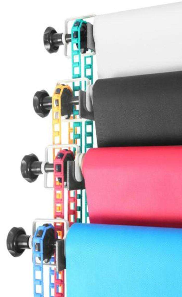 Pozadí černá - netkaná textilie - šíře 1,6 x 5,2