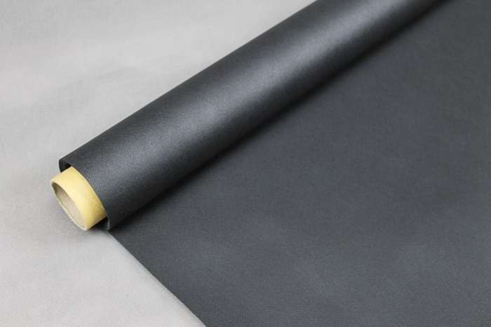 Pozadí černá - netkaná textilie - šíře 1,6 x 5,2