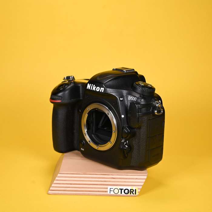 Nikon D500 | 9007428