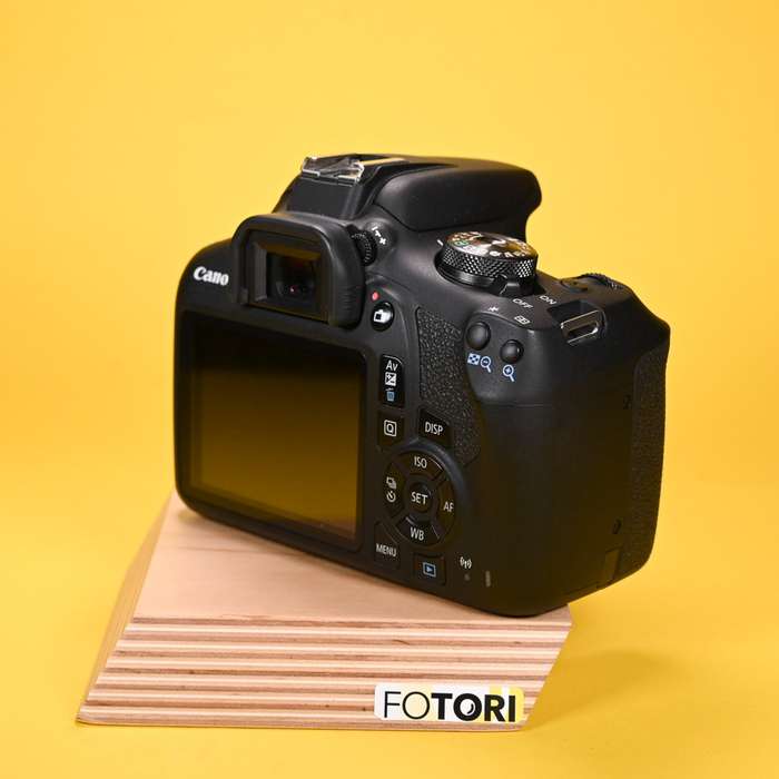 Set Canon EOS 2000D + Canon 18-55mm f/3.5-5.6 DC III | 223073045661