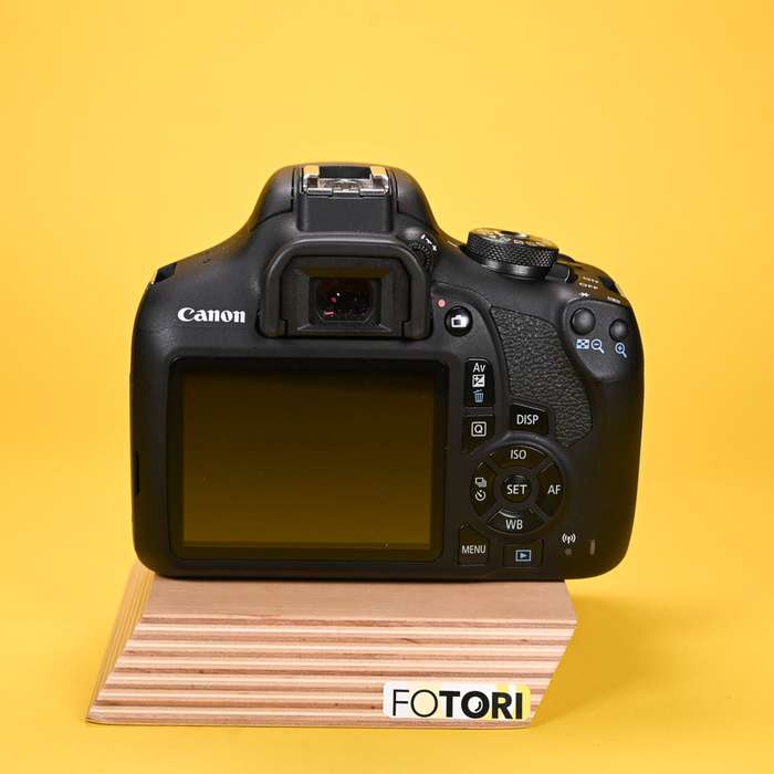 Set Canon EOS 2000D + Canon 18-55mm f/3.5-5.6 DC III | 223073045661