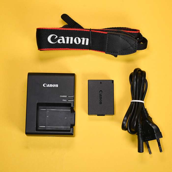 Set Canon EOS 2000D + Canon 18-55mm f/3.5-5.6 DC III | 223073045661