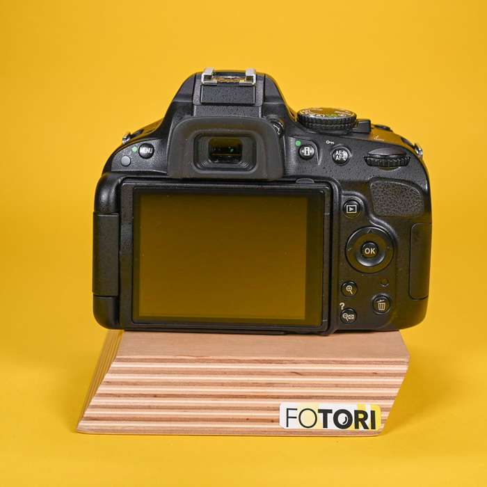 Nikon D5100 | 6854773