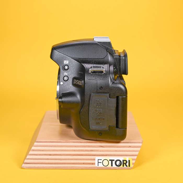 Nikon D5100 | 6854773