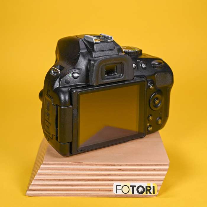 Nikon D5100 | 6854773