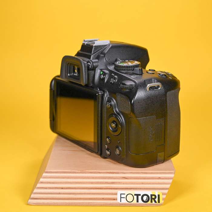 Nikon D5100 | 6854773