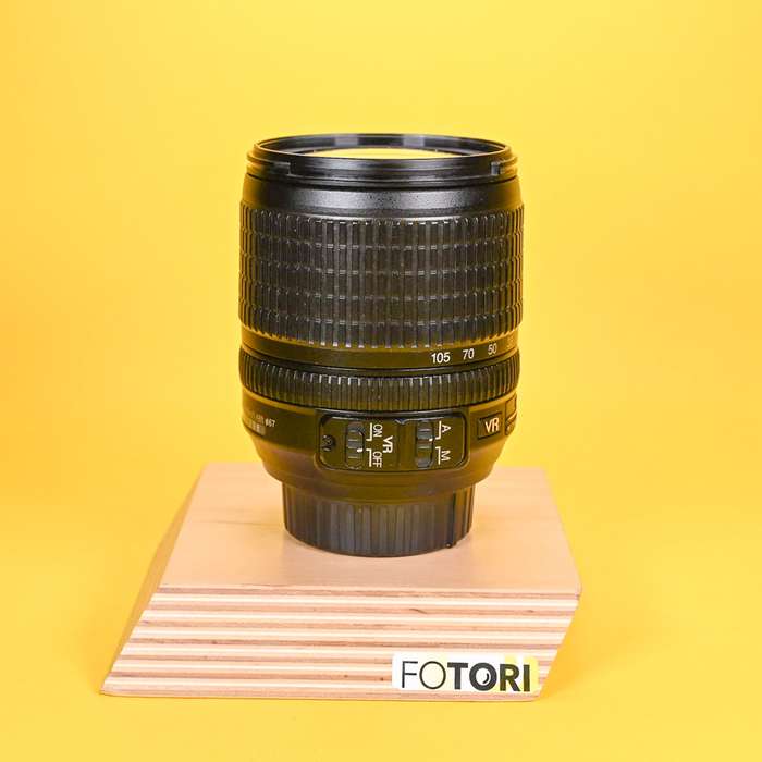 Nikon 18-105mm f/3.5-5.6G AF-S G DX ED VR | 38671298