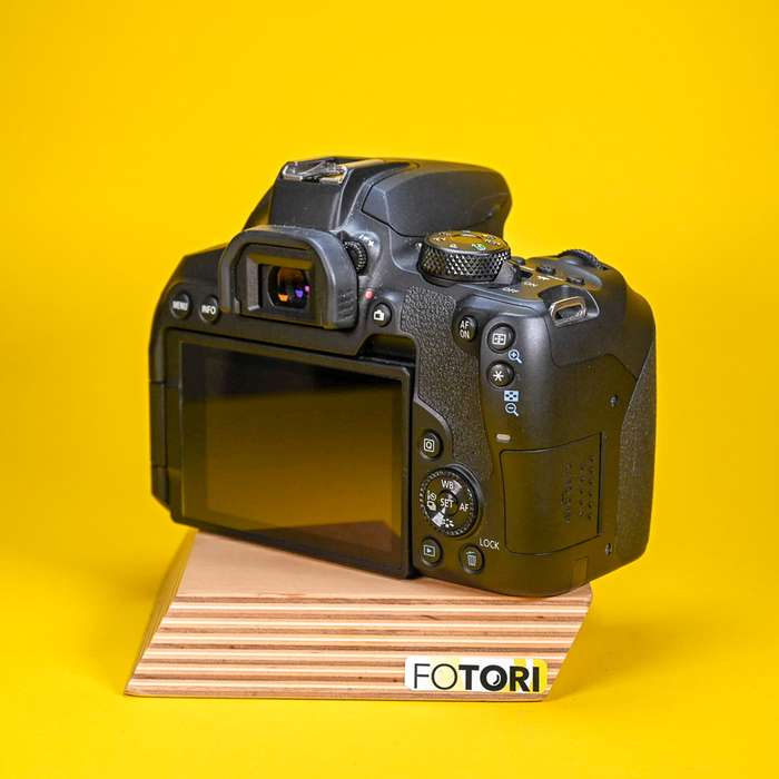 Canon EOS 850D | 053031000940