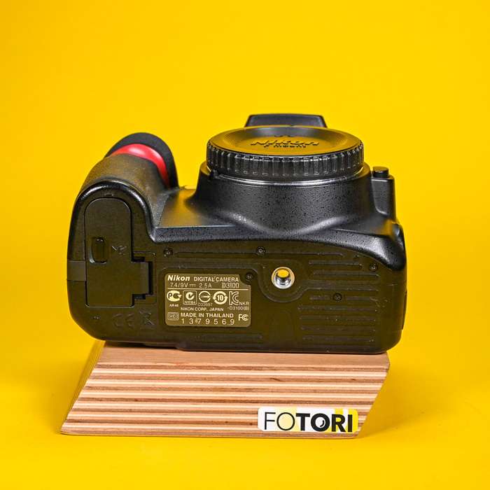 Nikon D3100 + Nikkor AF-S 18-55mm 1:3,5-5,6 GII ED + 32GB karta | 1379569