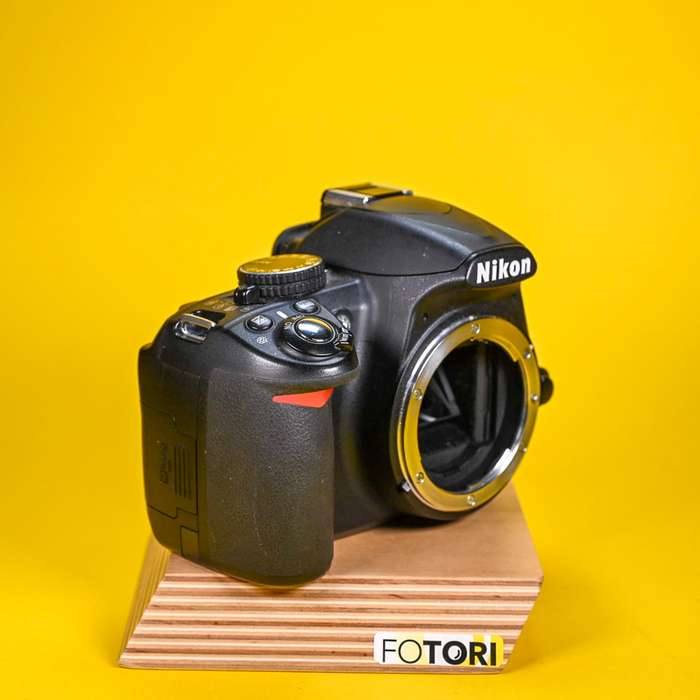 Nikon D3100 + Nikkor AF-S 18-55mm 1:3,5-5,6 GII ED + 32GB karta | 1379569