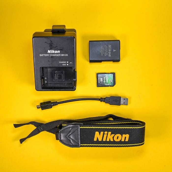 Nikon D3100 + Nikkor AF-S 18-55mm 1:3,5-5,6 GII ED + 32GB karta | 1379569