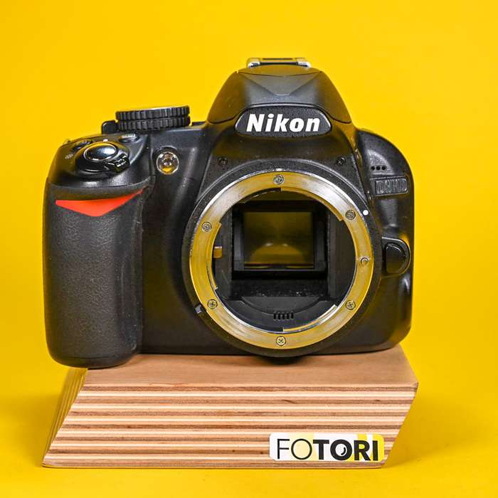 Nikon D3100 + Nikkor AF-S 18-55mm 1:3,5-5,6 GII ED + 32GB karta | 1379569