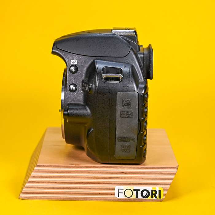 Nikon D3100 + Nikkor AF-S 18-55mm 1:3,5-5,6 GII ED + 32GB karta | 1379569