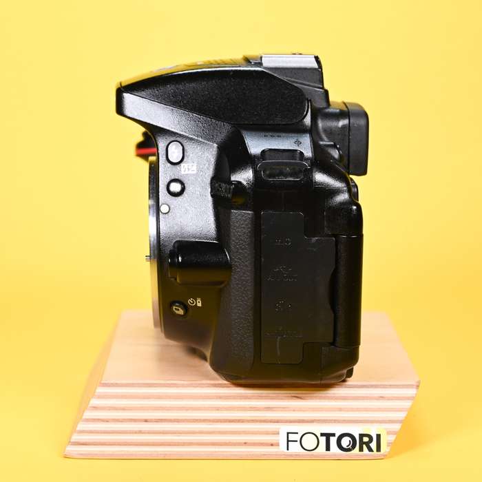 Set Nikon D5300 + 18-55mm AF-P | 4777624