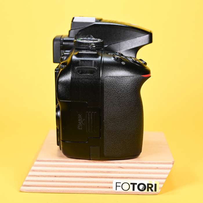 Set Nikon D5300 + 18-55mm AF-P | 4777624