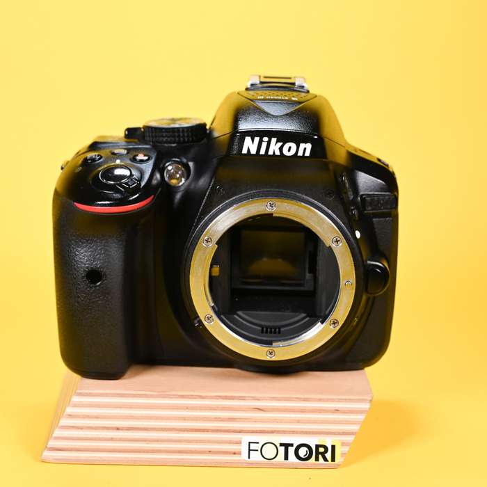 Set Nikon D5300 + 18-55mm AF-P | 4777624