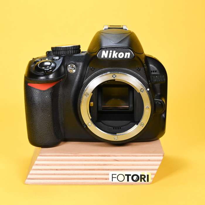 Nikon D3100 + 18-55mm | 1271358