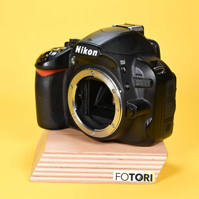 Nikon D3100 + 18-55mm | 1271358