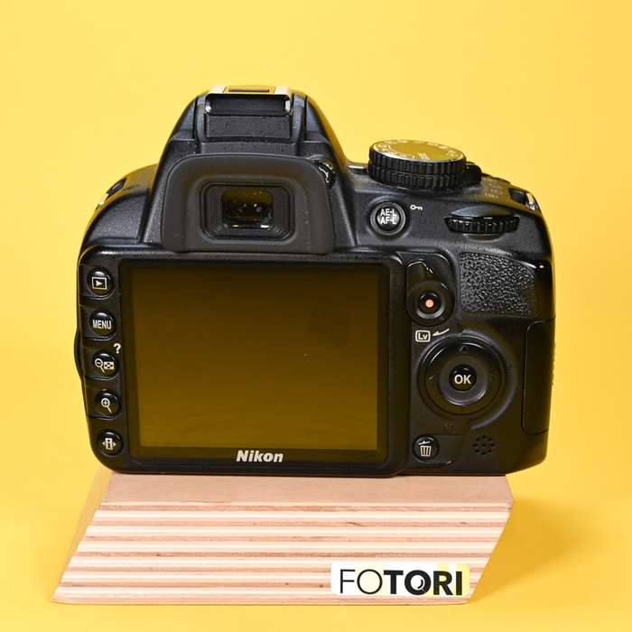 Nikon D3100 + 18-55mm | 1271358