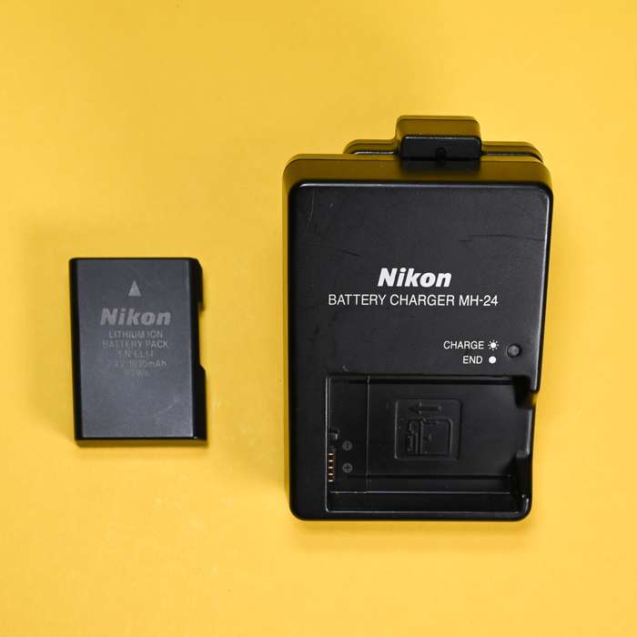 Nikon D3100 + 18-55mm | 1271358