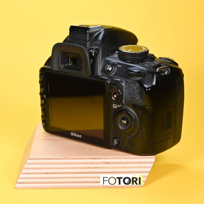 Nikon D3100 + 18-55mm | 1271358