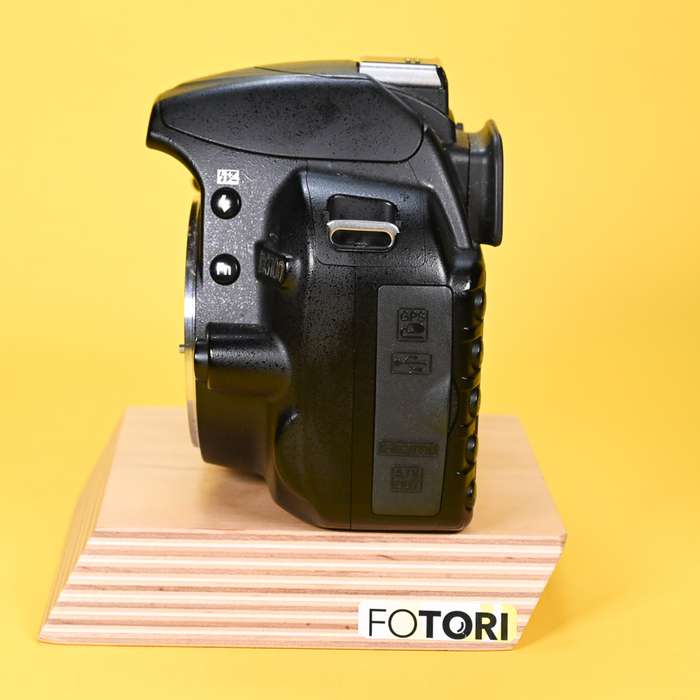 Nikon D3100 + 18-55mm | 1271358