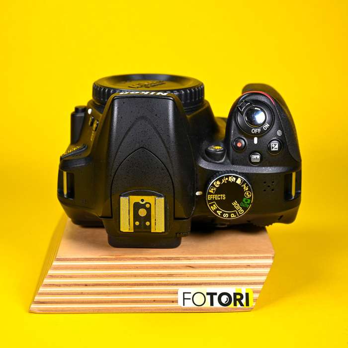 Nikon D3300 + 18-55mm  VR II| 6122964