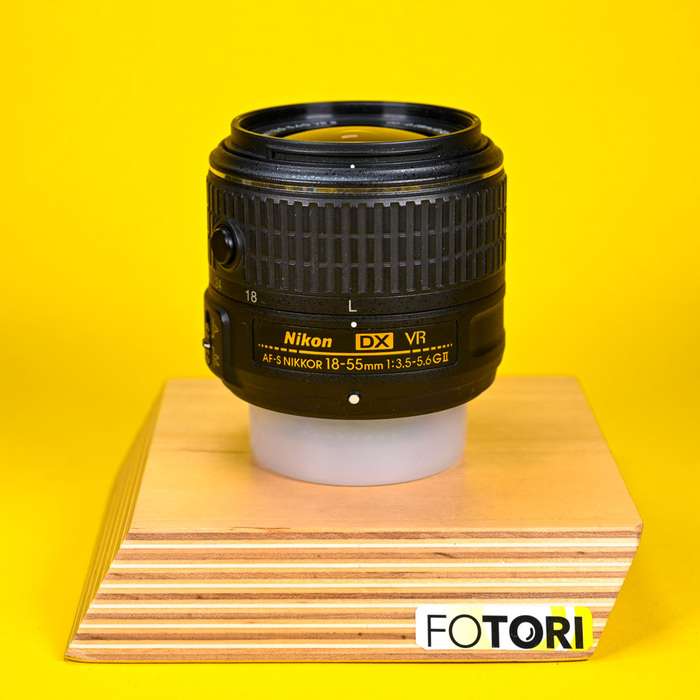 Nikon D3300 + 18-55mm  VR II| 6122964