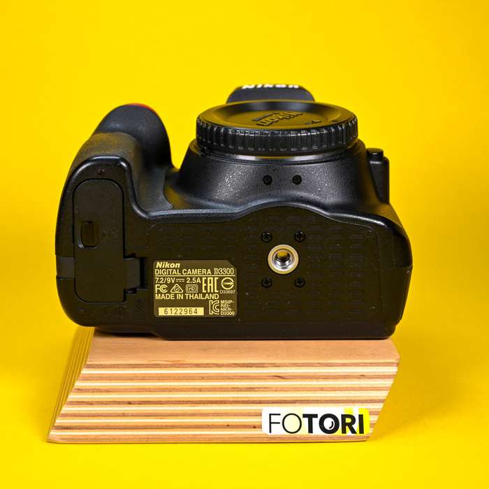 Nikon D3300 + 18-55mm  VR II| 6122964