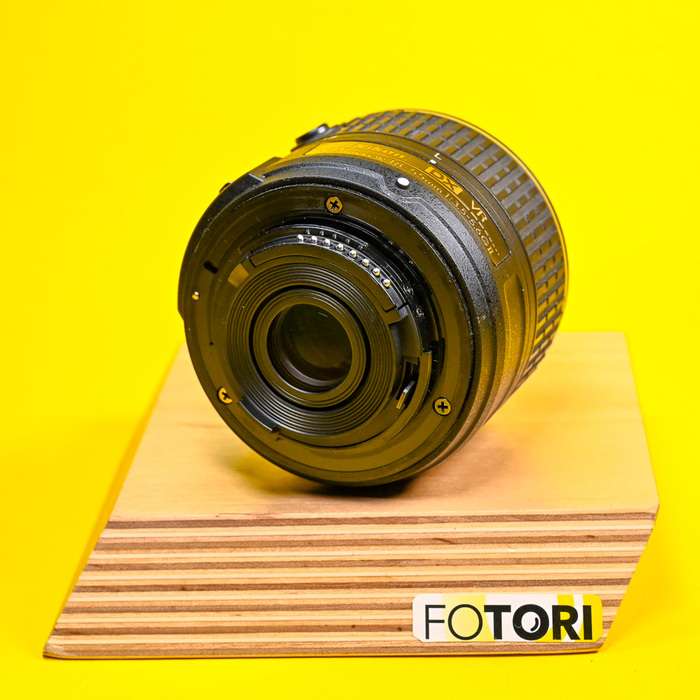 Nikon D3300 + 18-55mm  VR II| 6122964