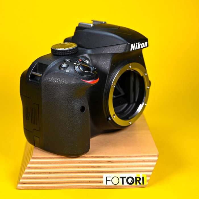 Nikon D3300 + 18-55mm  VR II| 6122964