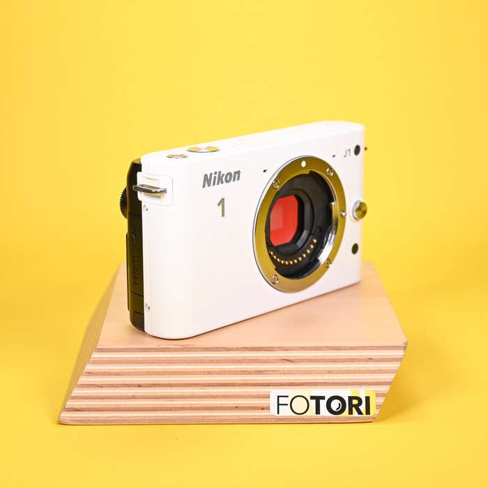 Nikon 1 J1 + Nikon 10mm + Nikon 18,5mm | 62044252