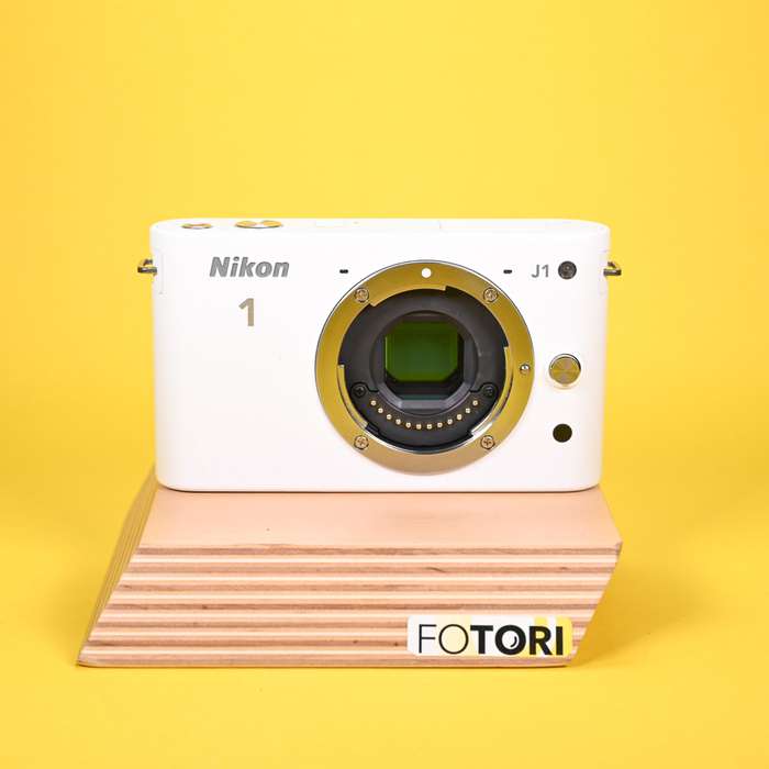 Nikon 1 J1 + Nikon 10mm + Nikon 18,5mm | 62044252