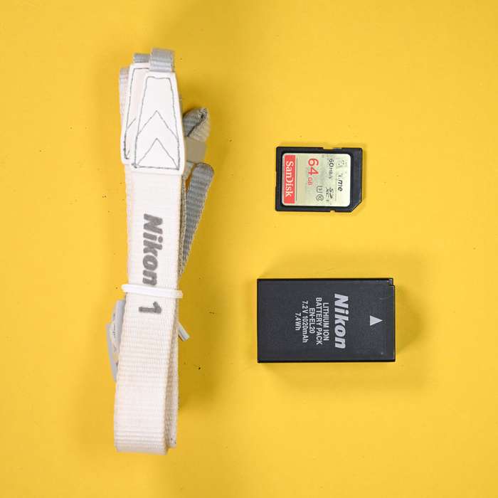 Nikon 1 J1 + Nikon 10mm + Nikon 18,5mm | 62044252