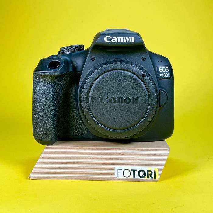 Canon EOS 2000D + EF-S 18-55 III KIT | 563076079821