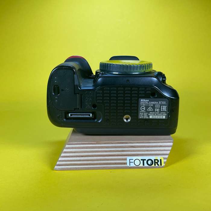 Nikon D7100 | 2x baterie | + battery grip | 4604908