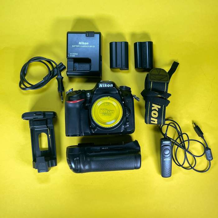 Nikon D7100 | 2x baterie | + battery grip | 4604908