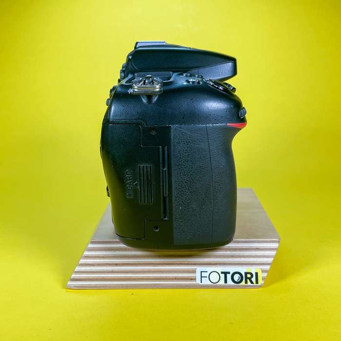 Nikon D7100 | 2x baterie | + battery grip | 4604908