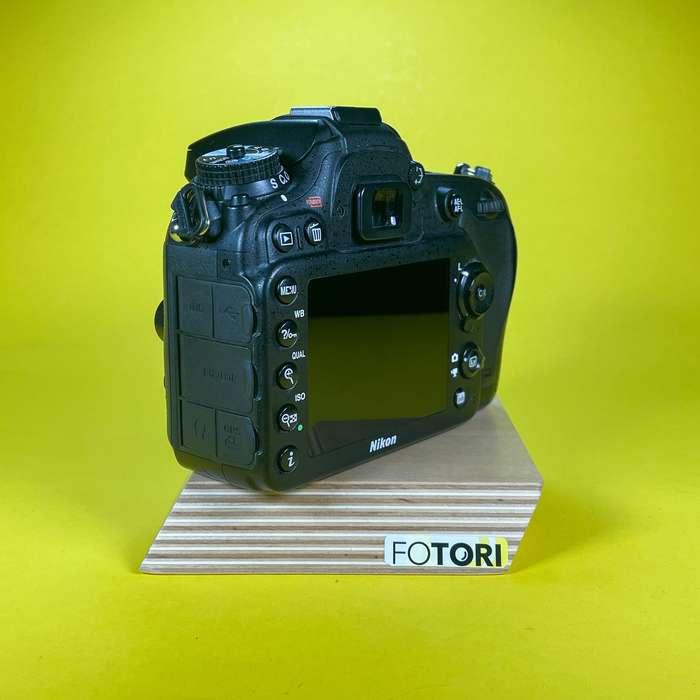 Nikon D7100 | 2x baterie | + battery grip | 4604908