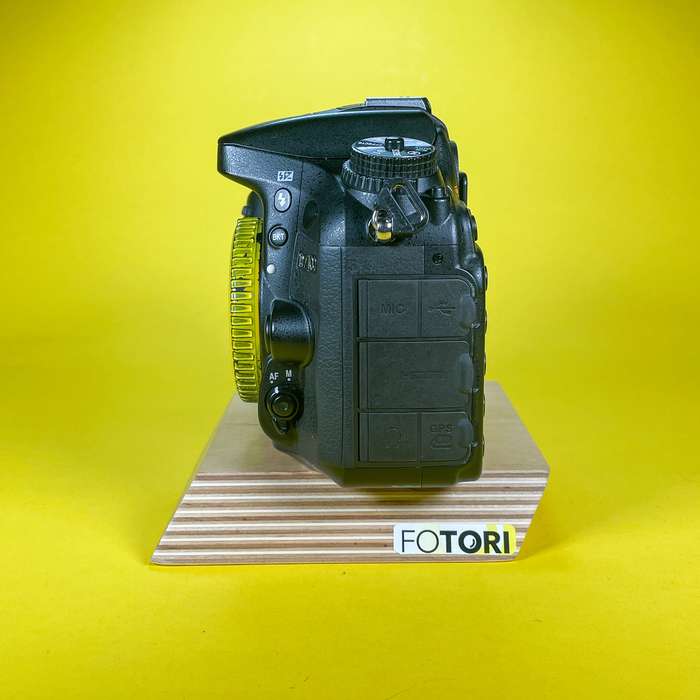 Nikon D7100 | 2x baterie | + battery grip | 4604908